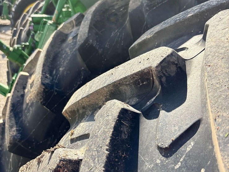 2012-john-deere-7230r-image-28