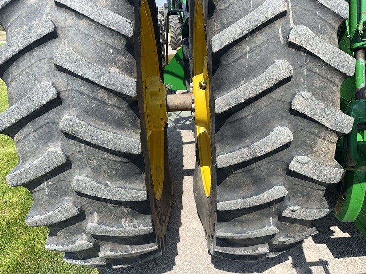 2013-john-deere-8285r-image-47