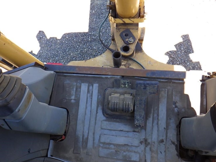 caterpillar-430d-image-36