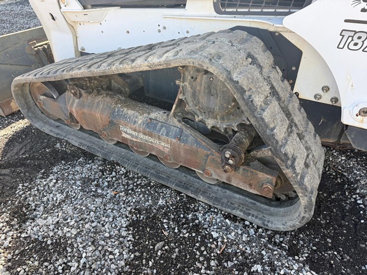 2021-bobcat-t870-image-17