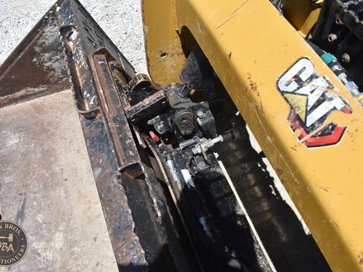 2023-caterpillar-259d3-image-33