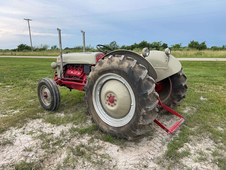ford-8n-image-3