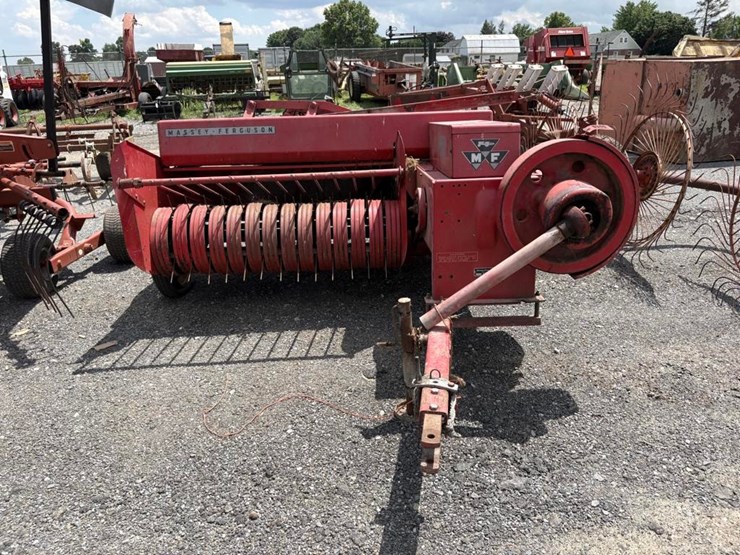 massey-ferguson-12-image-1