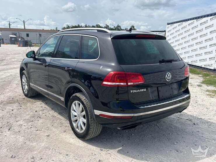2015-volkswagon-touareg-awd-suv-image-4