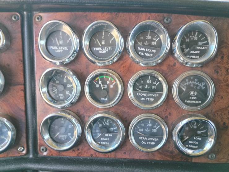 2005-peterbilt-379-image-54