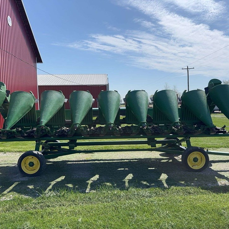 JOHN DEERE 893