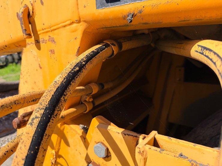 2000-john-deere-6-image-35