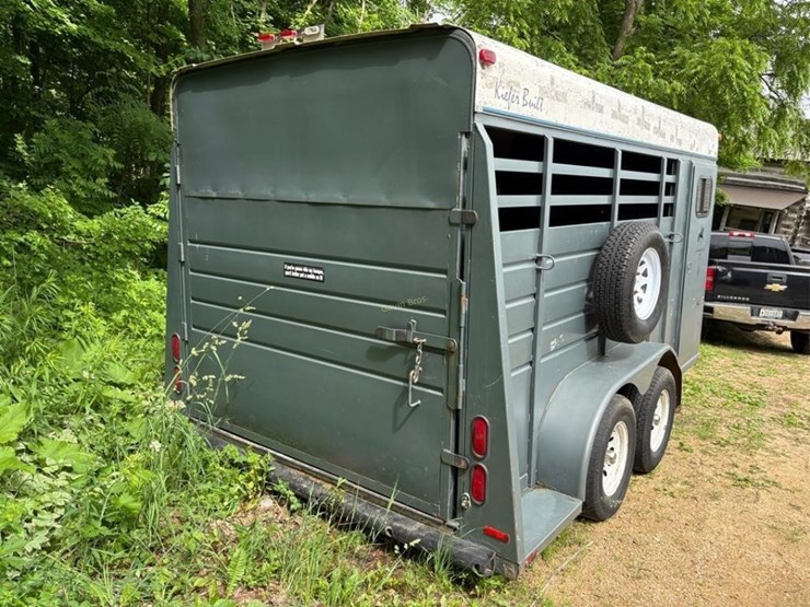 kiefer-built-tandem-horse-trailer-image-13
