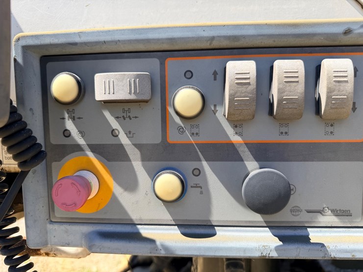 2011-wirtgen-w200-image-101