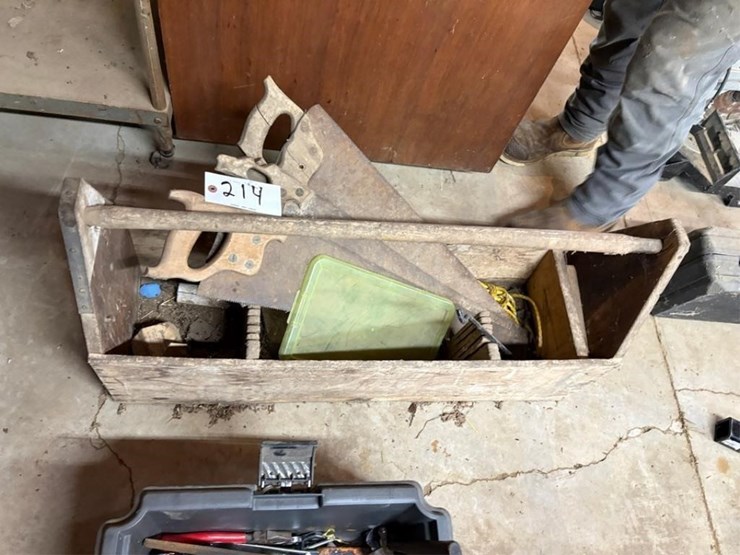 saws-&-wood-toolbox-image-2