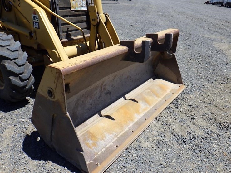 caterpillar-430d-image-11
