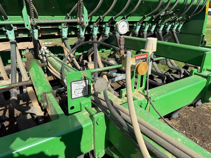 john-deere-750-image-13