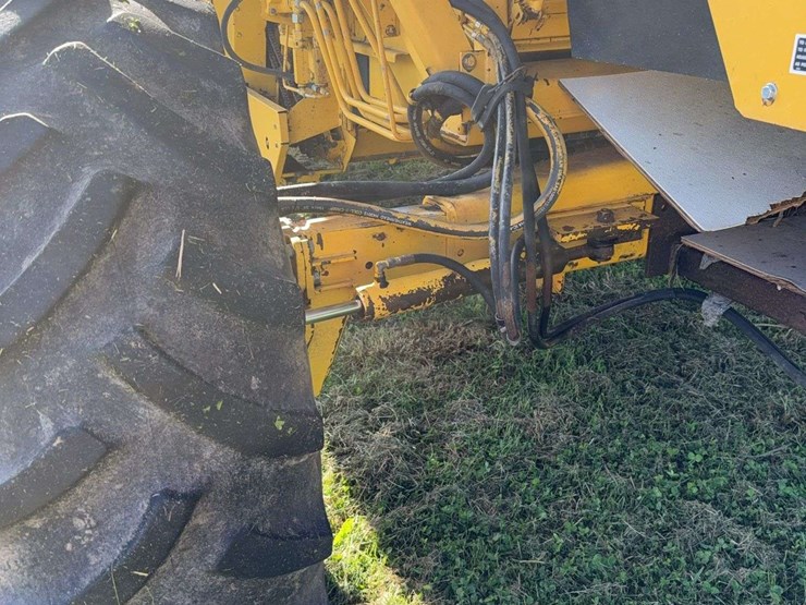 2002-new-holland-tr89-image-10