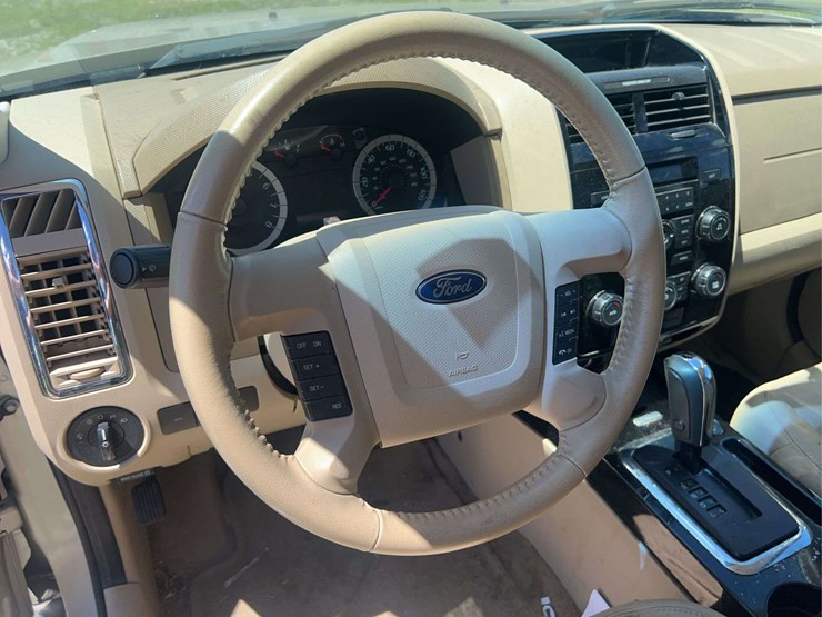 2012-ford-escape-image-42