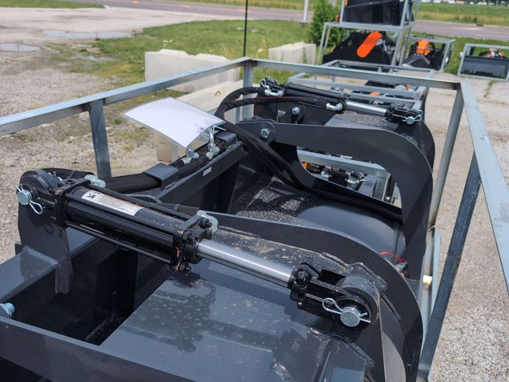 wolverine-72"-skid-steer-grapple-bucket-gb-11-72w-image-3