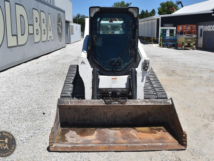 2022-bobcat-t740-image-11
