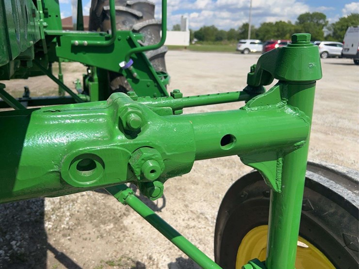john-deere-4010-image-19