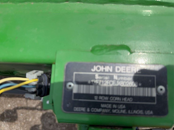 2018-john-deere-12-image-16