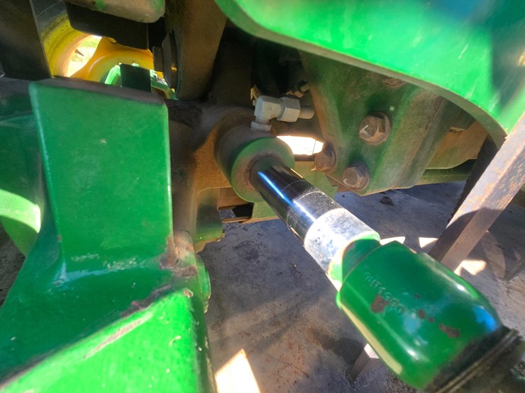 2010-john-deere-6115d-image-67