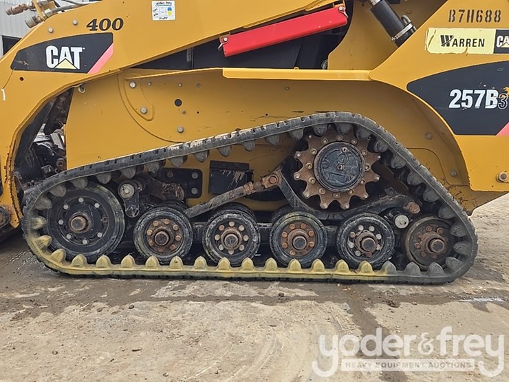 2011-caterpillar-257b3-image-10