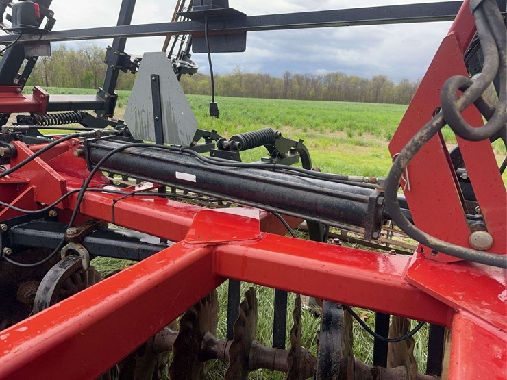 case-ih-330-image-64