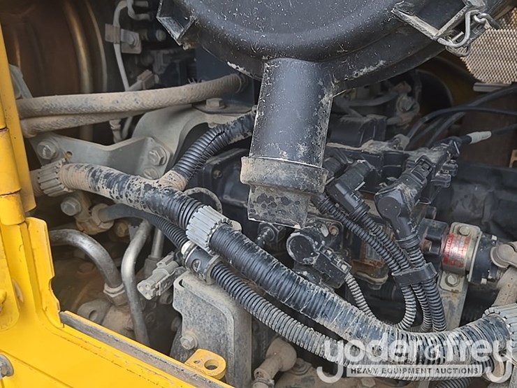 2022-komatsu-d61px-24-image-44