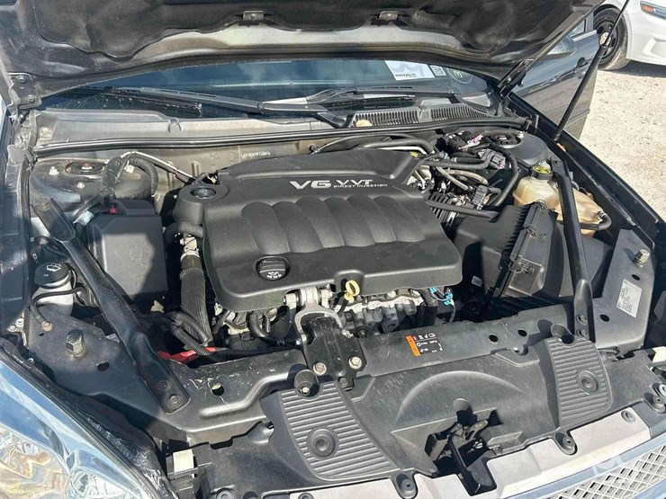 2015-chevrolet-impala-limited-sedan-image-7