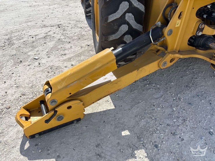2015-caterpillar-416f-image-23