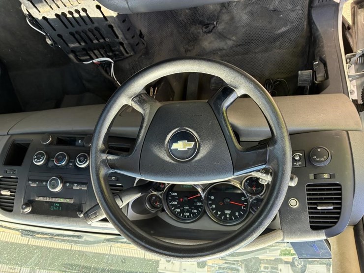 2011-chevrolet-silverado-2500-image-14