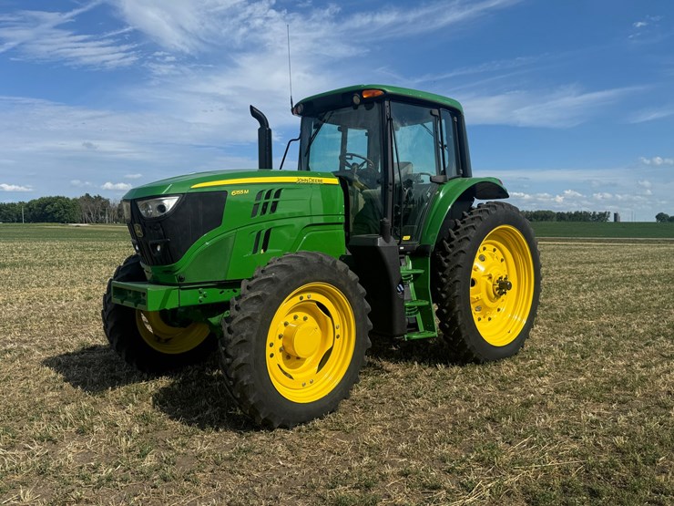 2018-john-deere-6155m-image-1
