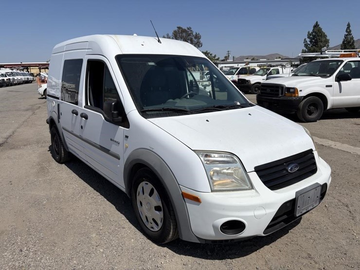 2012-ford-transit-image-2
