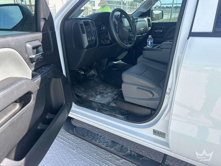 2018-chevrolet-silverado-1500-image-12