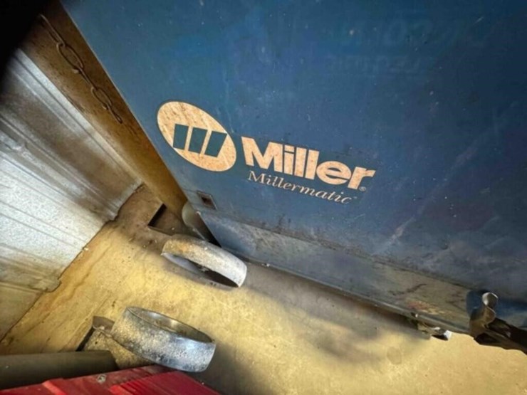 miller-millermatic-210-mig-welder,-on-wheels-image-2