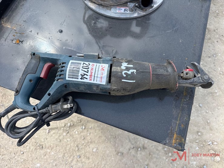 bosch-electric-reciprocating-saw-image-1