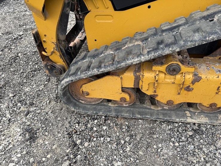 2018-caterpillar-249d-image-17