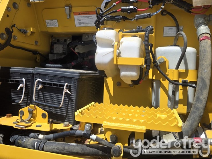2021-komatsu-d61px-24-image-27