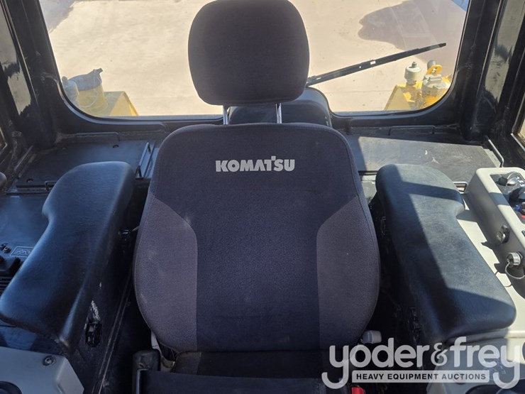 2021-komatsu-d61px-24-image-40