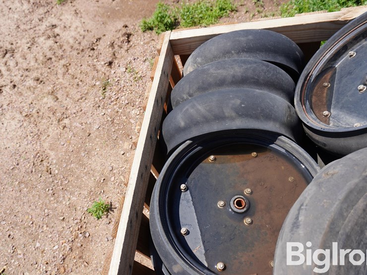 case-ih-gauge-wheels-image-10
