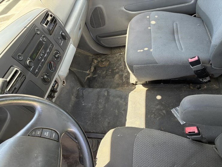 2006-ford-f550-image-28