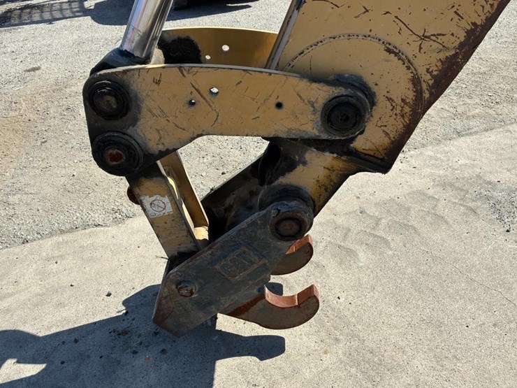 2014-caterpillar-430e-image-17