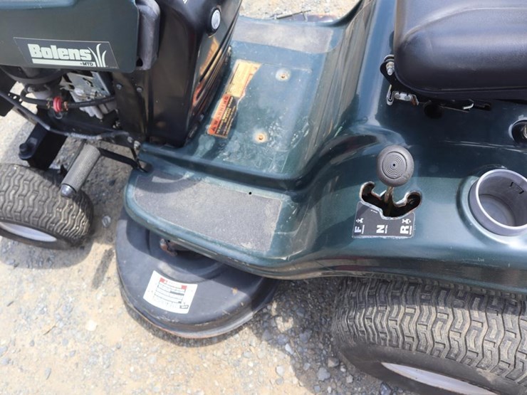 bolens-gear-driven-tractor-image-19