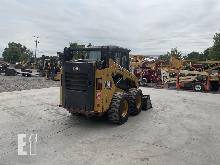 2021-caterpillar-242d3-image-4