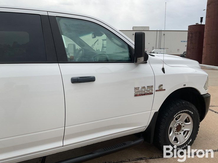2016-dodge-3500-image-17