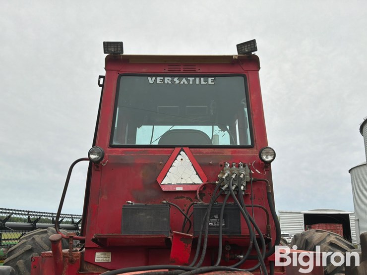 1975-versatile-850-image-13