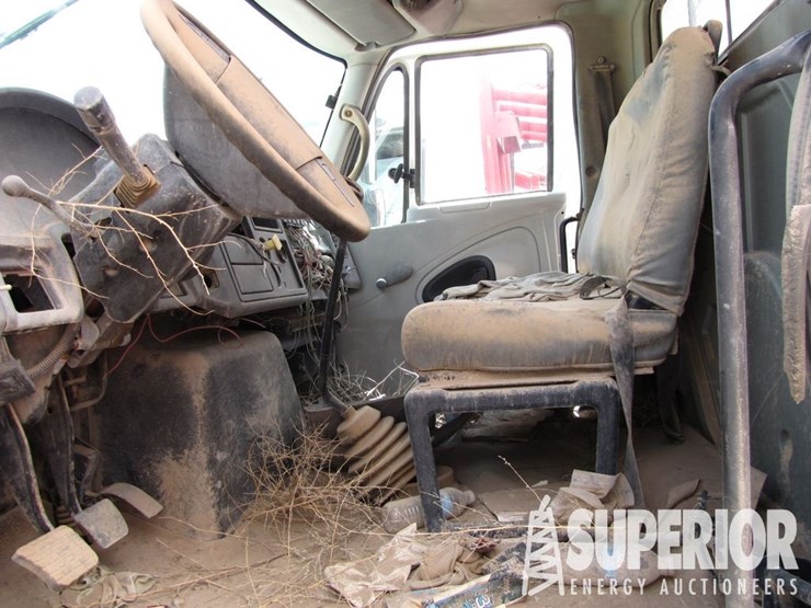 2003-international-durastar-4300-image-4