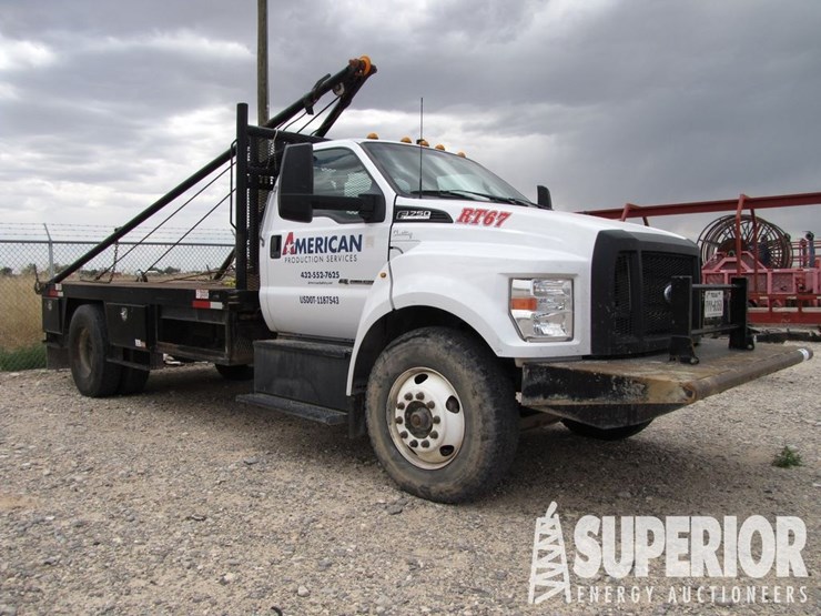 2022-ford-f750-image-8
