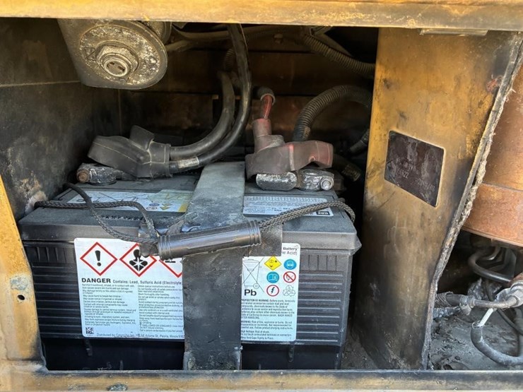 2014-caterpillar-430e-image-25