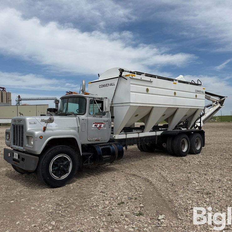 1987 MACK R690ST