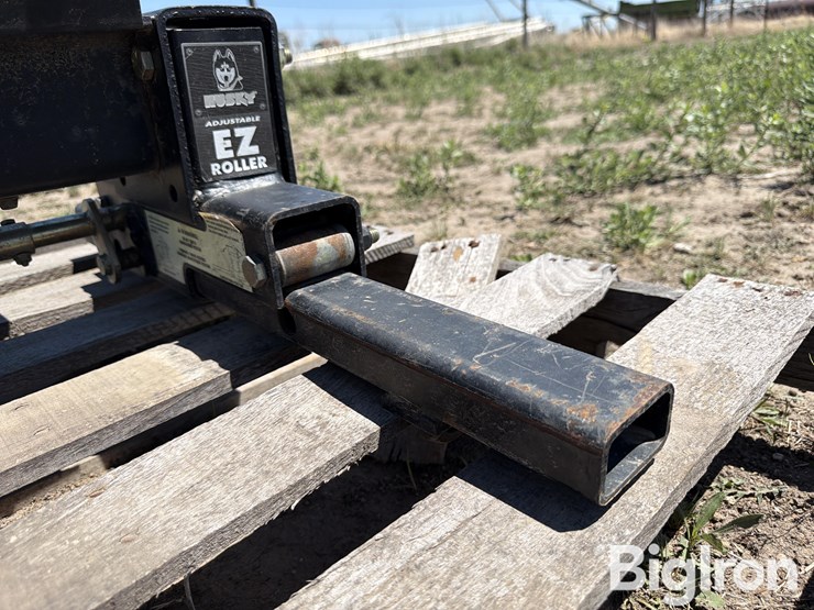 husky-adjustable-ez-roller-5th-wheel-hitch-image-8