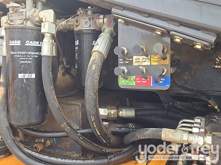 2017-case-650l-image-32